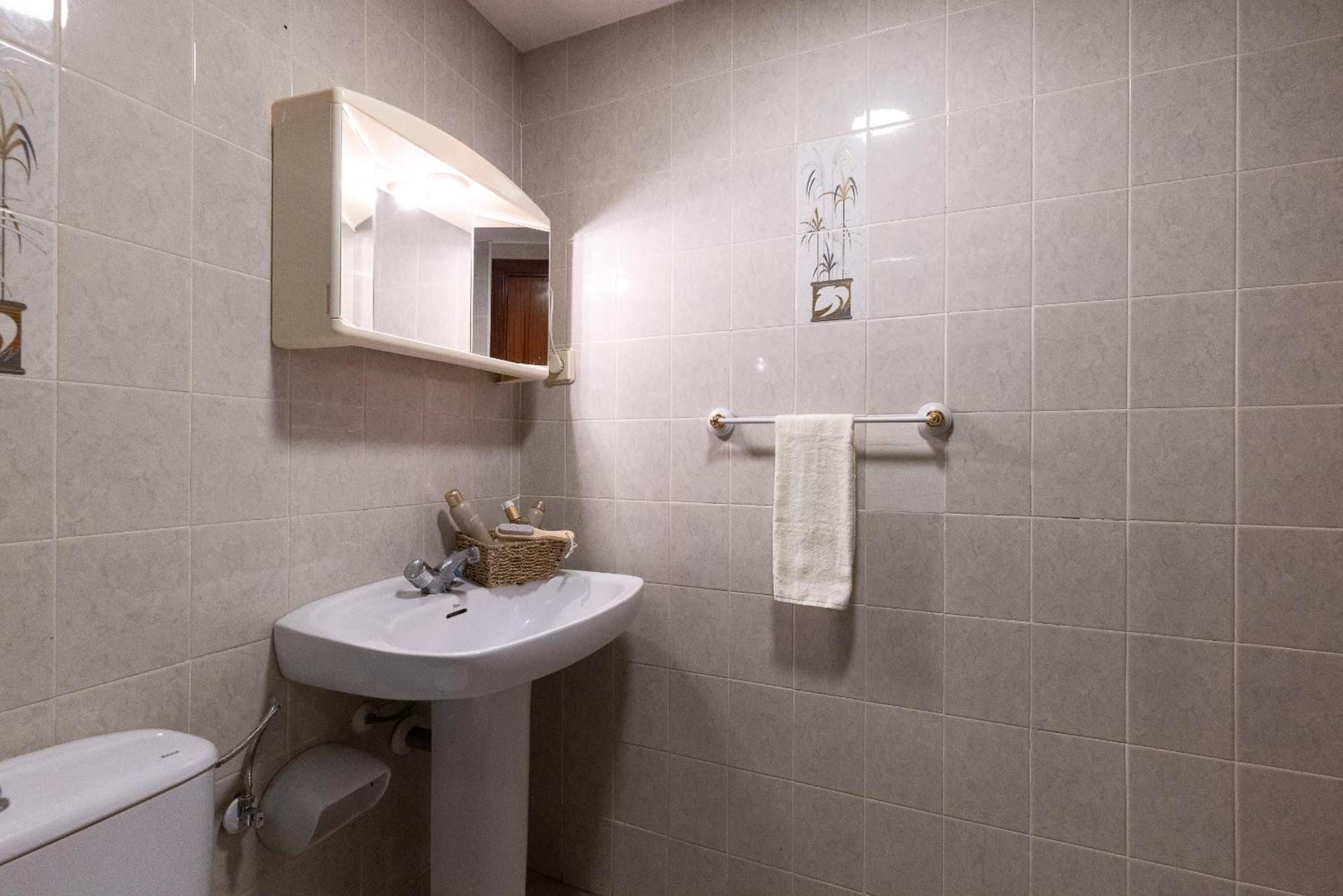 Uhc Pino Alto Apartments Salou Room photo